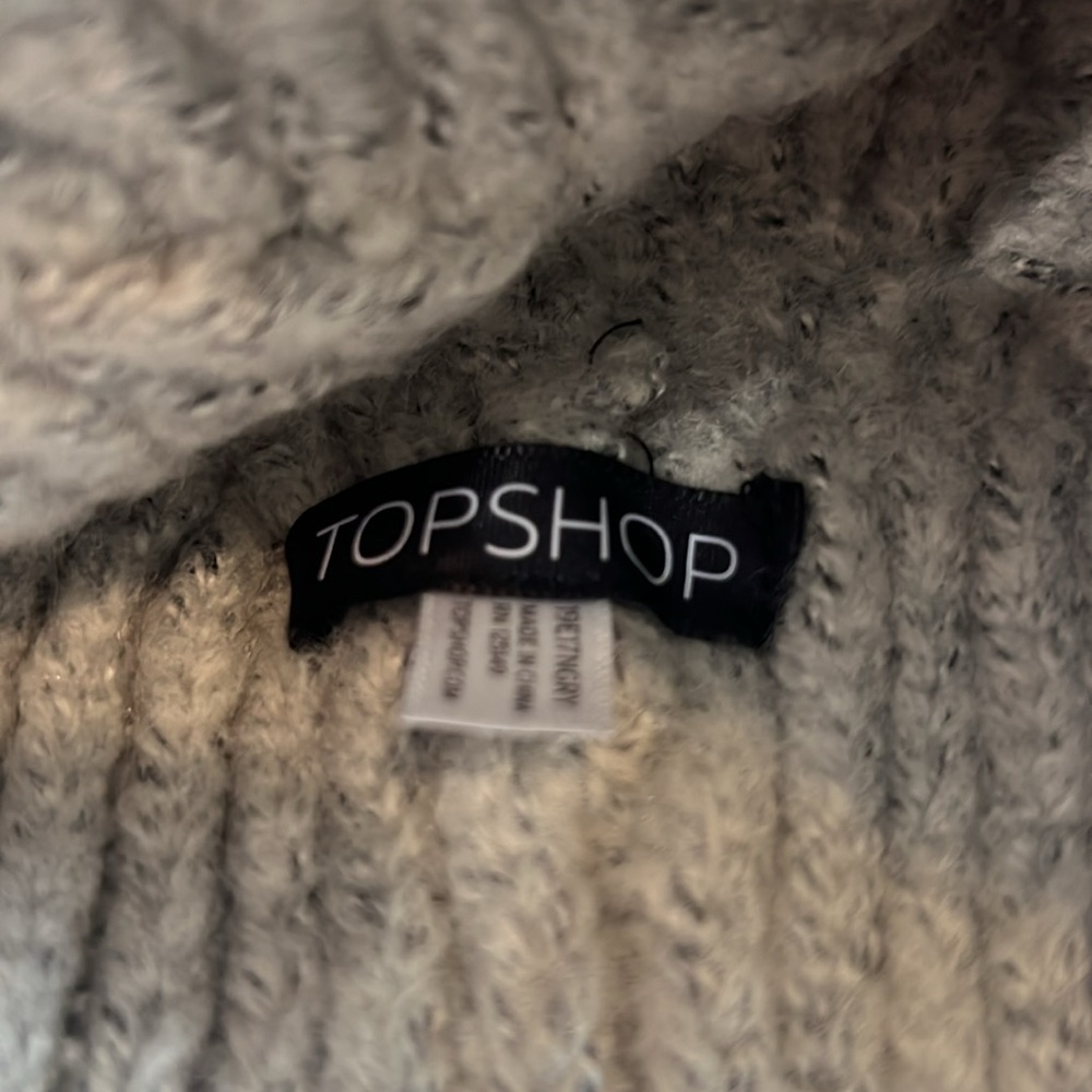 TOPSHOP winter hat - Picture 2 of 2